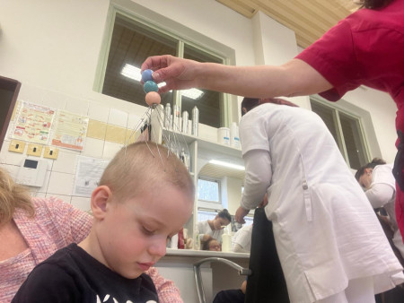 Navštívily jsme kadeřnictví a zahrály si na pekaře